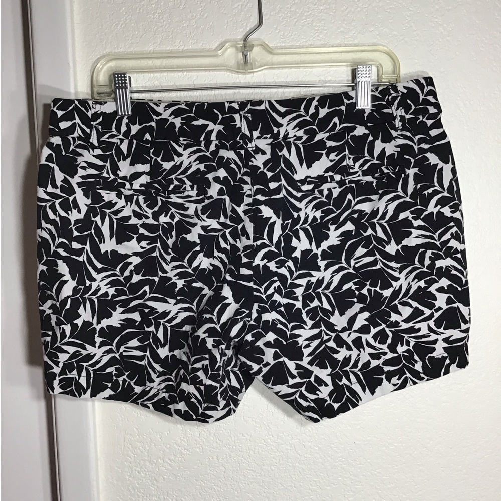 J. CREW WOMENS CHINO SHORTS SIZE 12 BLACK / WHITE 100% COTTON INSEAM 5. RISE 8 - Picture 5 of 10